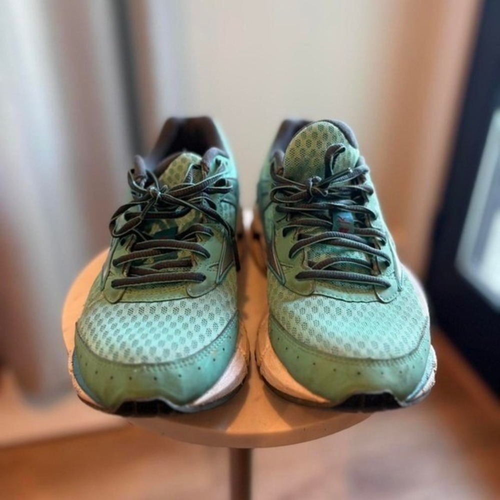 Mizuno Wave Rider 20 Womens Running Shoes Teal Mint Green J1GD154403 Size 8.5